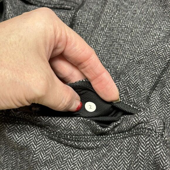 Lululemon Size 2 Base Runner 1/2 Zip Heathered Herringbone Black Running Top - Picture 16 of 16